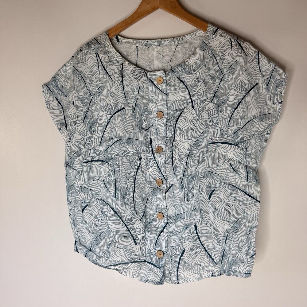 Tahari Women's Linen Buttons On Back Blouse Leaf Print Short Sleeve Size M